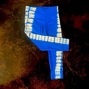 Blue and white Athleta capris, size small/4 in women’s